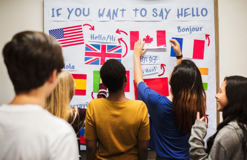 Teenager,People,At,The,National,Flags,Board ภาษาทั่วโลก