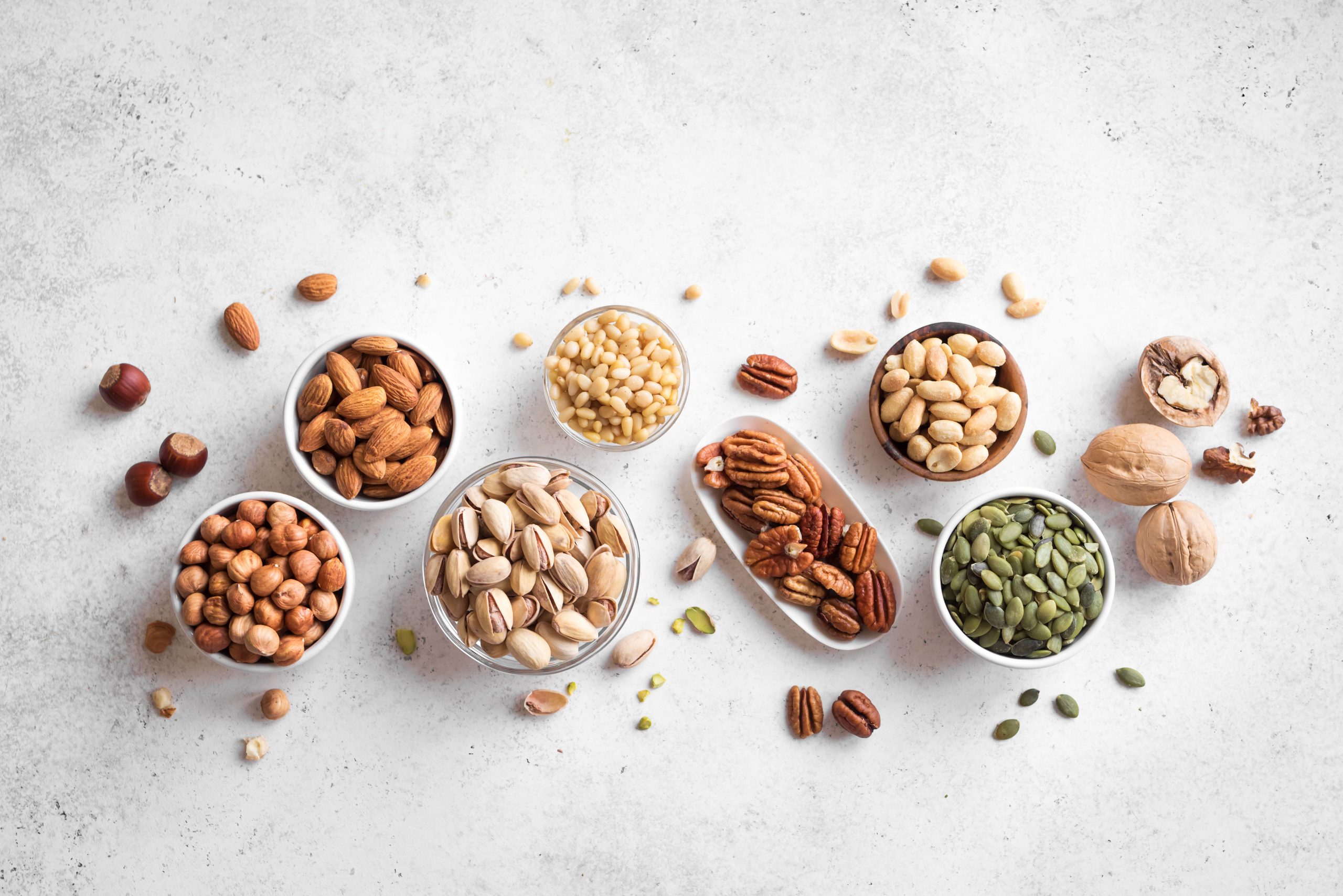 Various Nuts in bowls ครูให้เด็กอภิปรายและกำหนดวิธีจัดระเบียบข้อมูลด้วยตนเองแทนการให้ชุดตัวคณิตศาสตร์