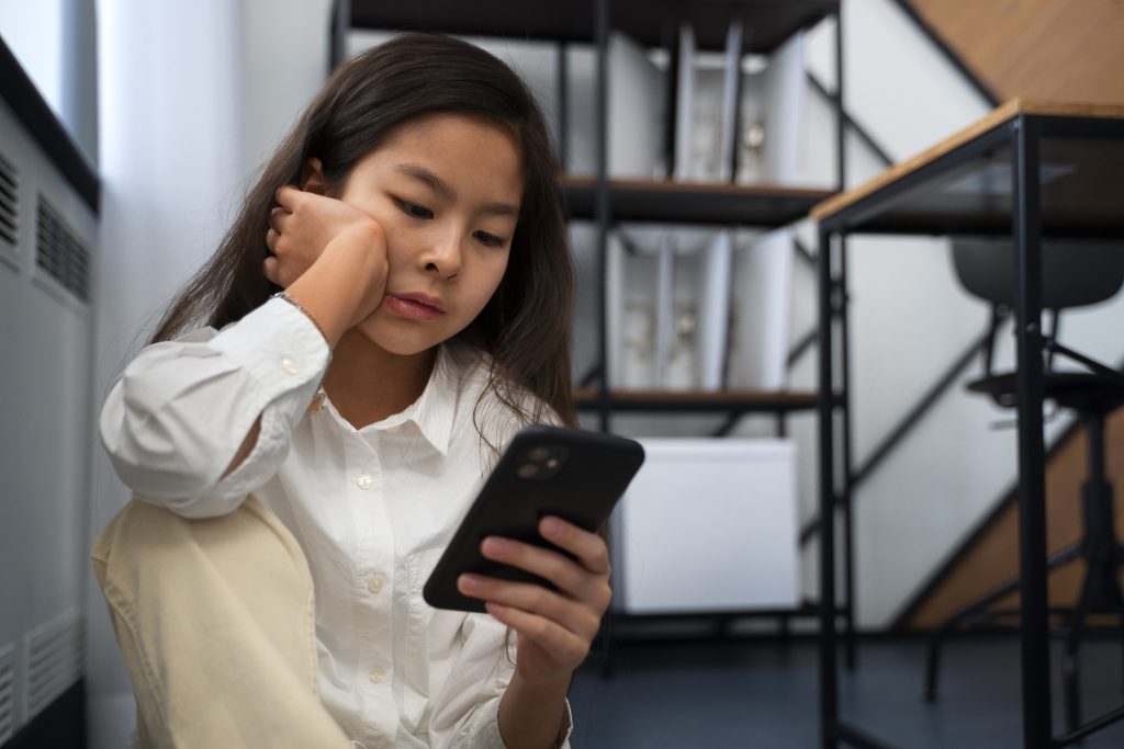 teenager-being-cyberbullied Story Behind Nomophobia
