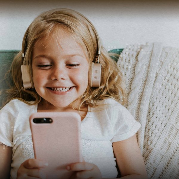 โทรศัพท์มือถือสำหรับเด็กจำเป็นไหม ซื้อเมื่อไรถึงจะดี