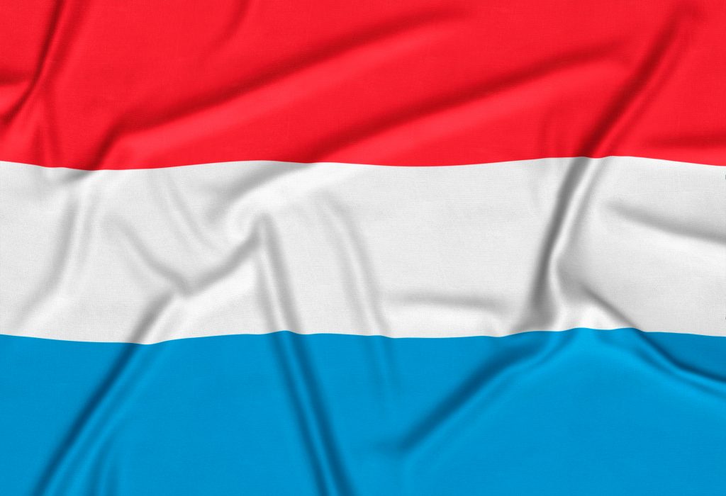 realistic-luxembourg-flag-background ลักเซมเบิร์ก